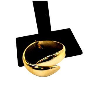 Pretty Hinged Gold Wrap Bangle Bracelet Vintage 8 inches